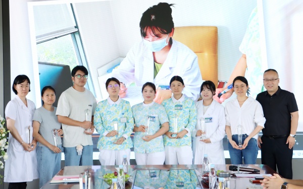 ʮͬУж|ԺɹٰʮԱ̸ᣬδ